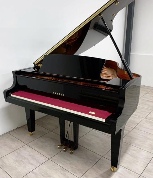 Piano 1/4 queue YAMAHA  C2X