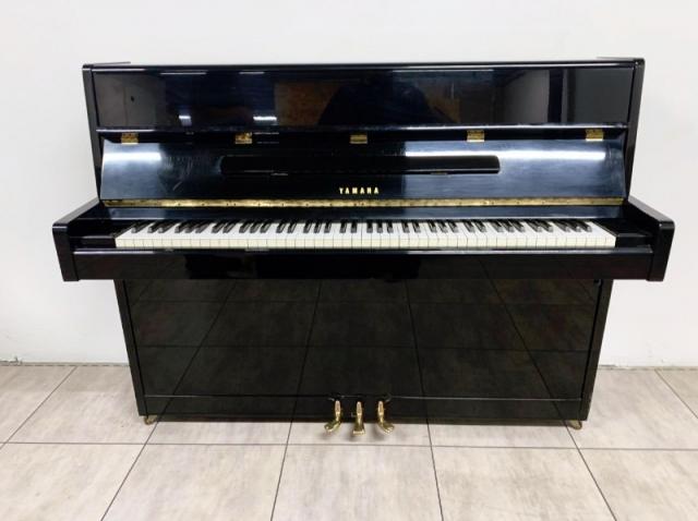 Piano droit YAMAHA  P114