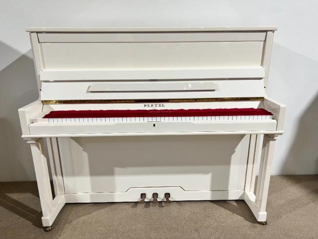 Piano droit PLEYEL P124 – Blanc EDITION SPECIALE