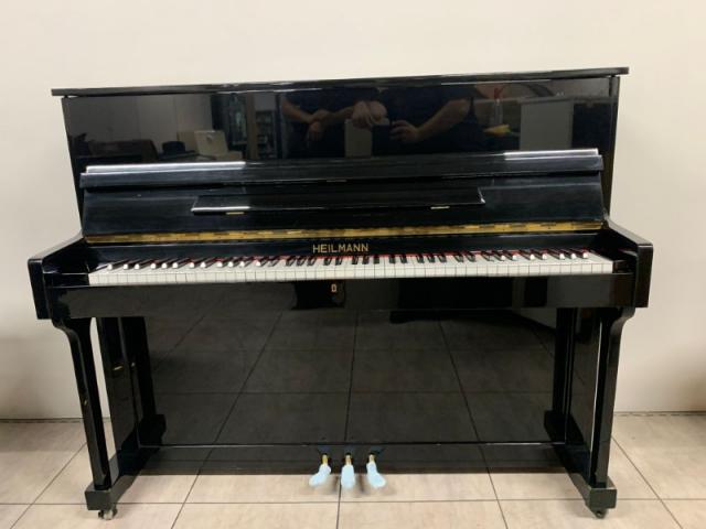 Piano droit Hellmann 118cm