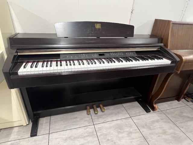 Piano numérique YAMAHA CLAVINOVA CLP-230