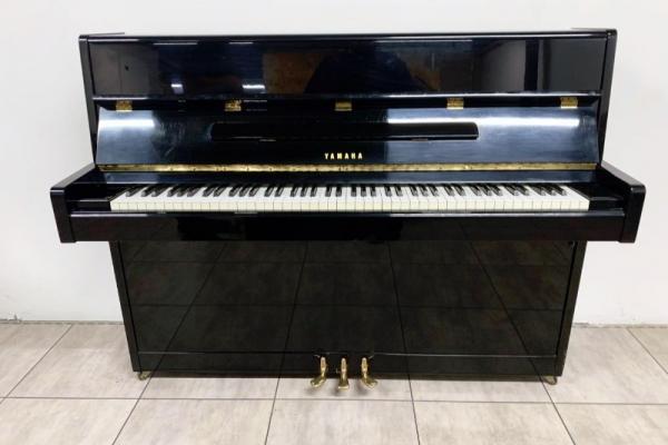 Piano droit YAMAHA  P114