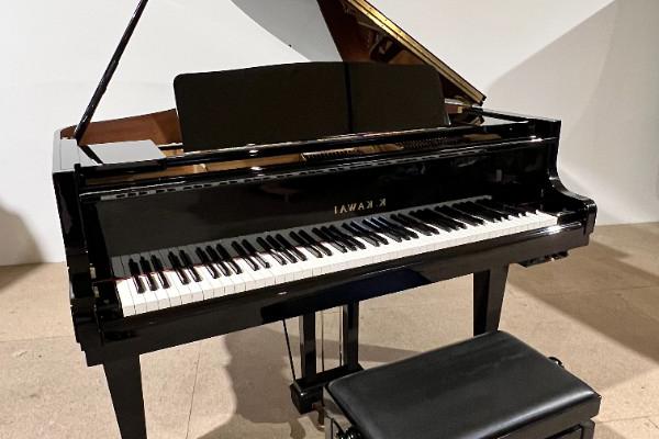 Piano 1/4 queue KAWAI  GE-30