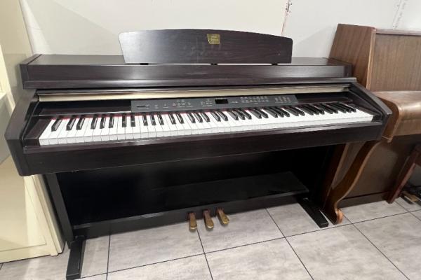 Piano numérique YAMAHA CLAVINOVA CLP-230