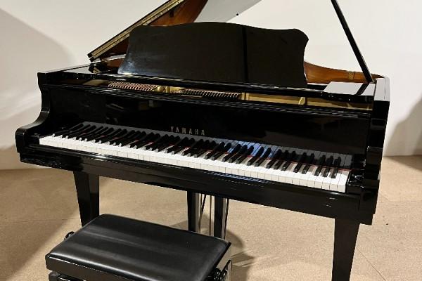 Piano 1/4 queue YAMAHA  G2 noir